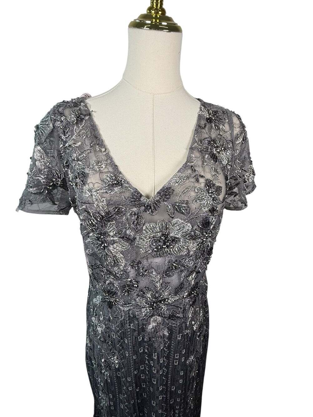 Mac Duggal Size 8 Embellished Floral V-Neck Evening Gown - Picture 4 of 16